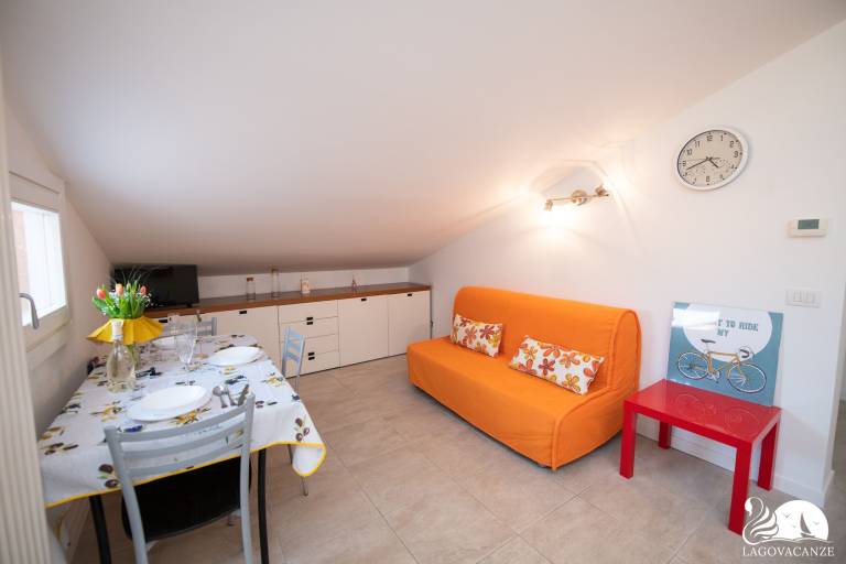 Holiday apartment with yard & pool | Garden view — photo 3