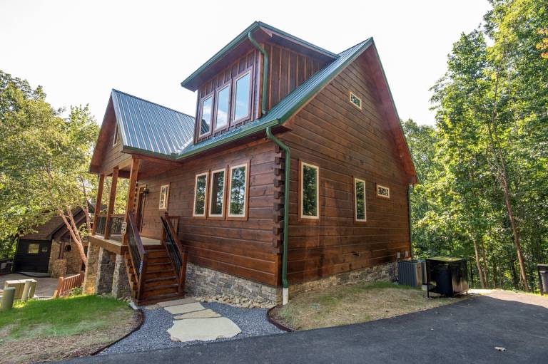 New Construction - 4bed 3.5 Bath in Beautiful Wears Valley! — photo 2