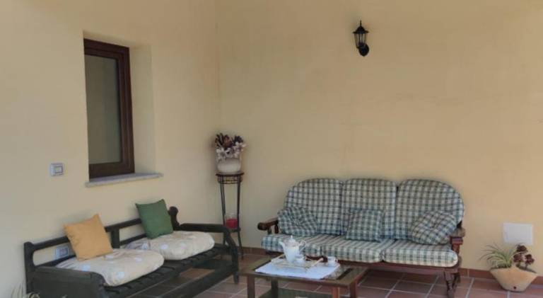 Holiday apartment with barbecue & garden — photo 5
