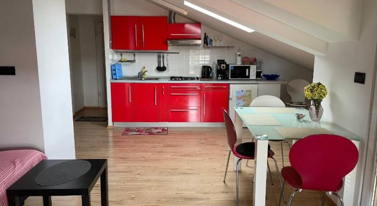 Apartment with patio & garden — photo 4