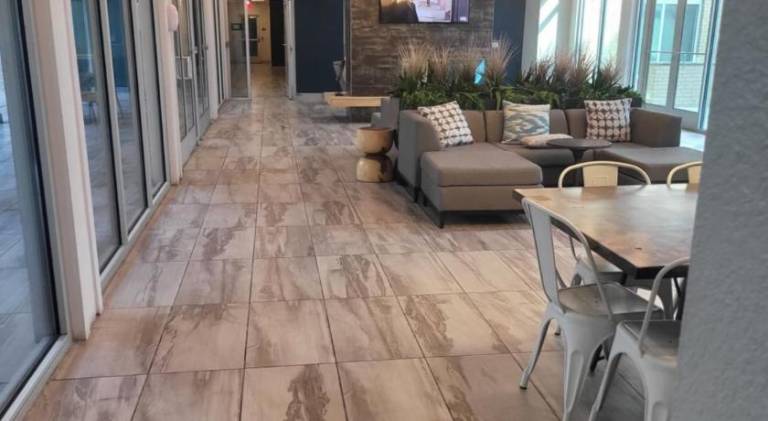 Trendy Condo on Riverwalk Free Parking Pet Friendly Centrally Located on the Riverwalk — photo 4
