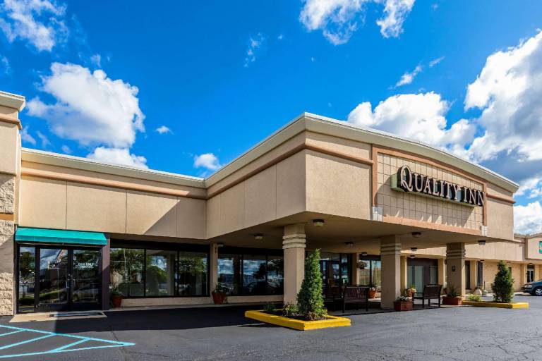 Quality Inn University