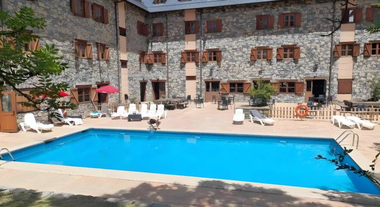 Lovely serviced apartment with pool | Pet-friendly — photo 3