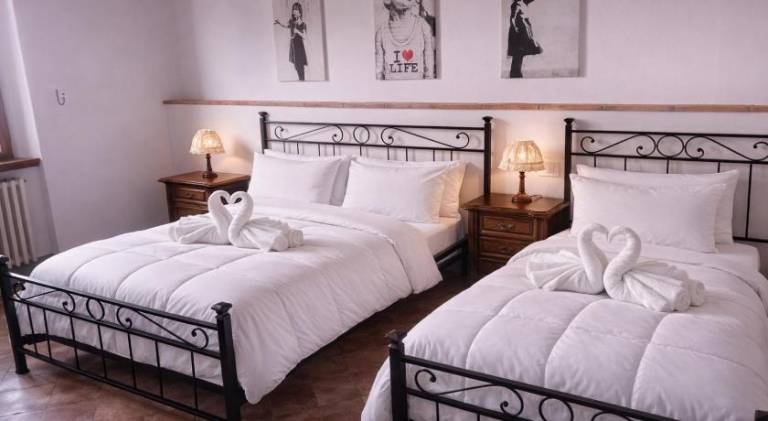 Apartment with 2 rooms for 7 persons in Poggibonsi