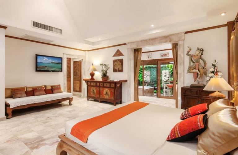 Villa with pool, jacuzzi & BBQ | Water view | Perfect for remote work — photo 2
