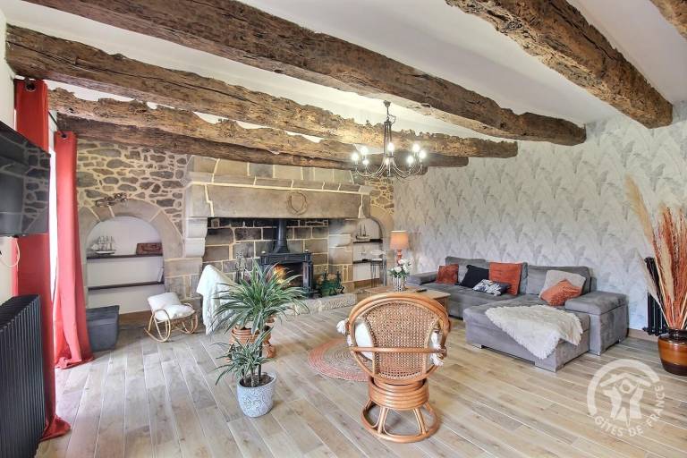 Gite with yard & terrace — photo 2