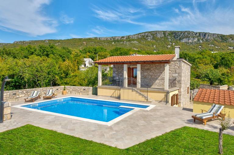 Fully equipped beautiful vacation home with garden, terrace & BBQ | Beach view | Suitable for remote work | Pet-friendly — photo 2