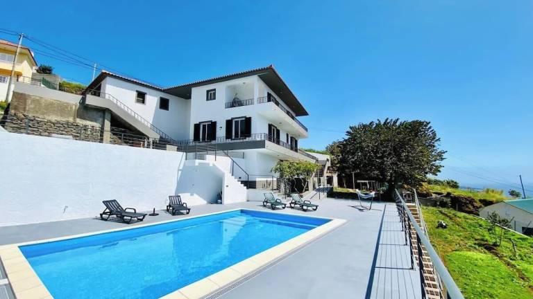 House Santa Cruz