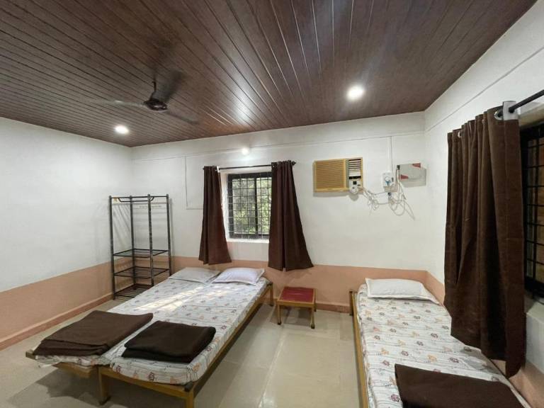 Vacation home with 1 room for 5 persons in Calangute