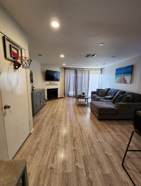 House Lakewood