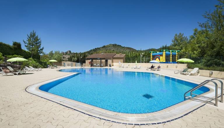 Logement Montbrun-les-Bains