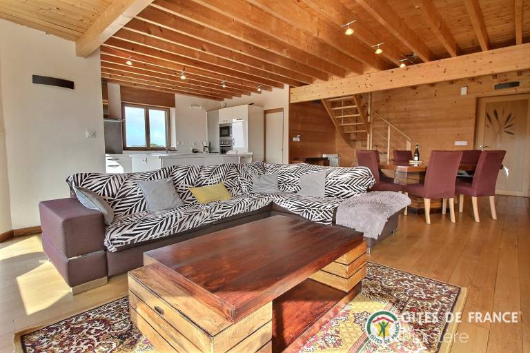 Gite with patio, barbecue & yard — photo 4