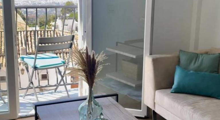 Rental apartment with private pool, patio & yard — photo 2