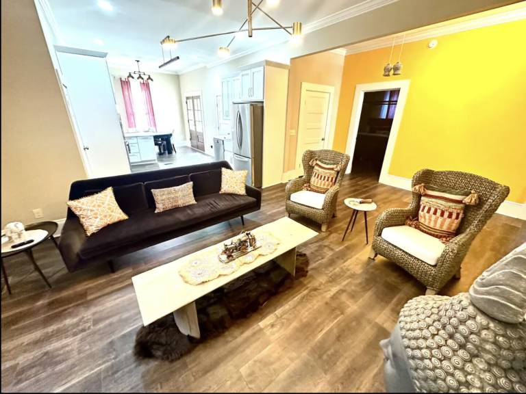 House with patio & yard — photo 5
