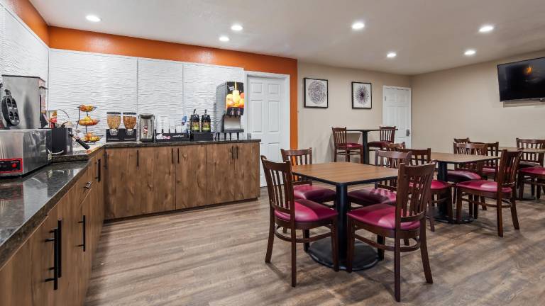 Quality Inn & Suites — photo 5