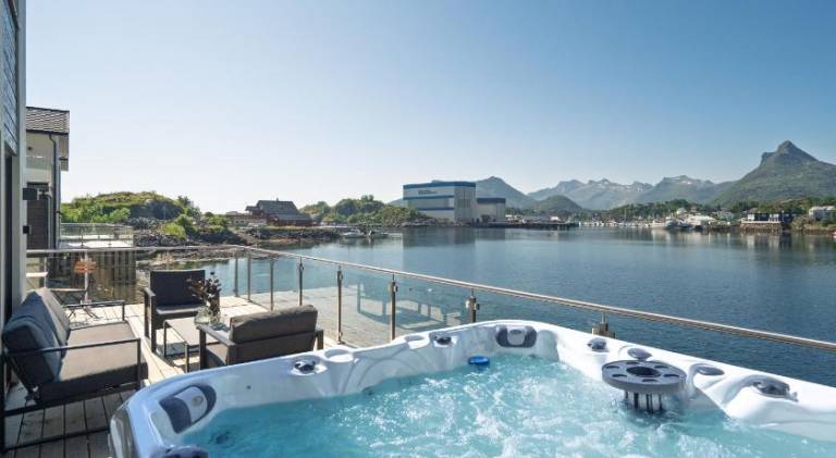House with jacuzzi | Pets are welcome — photo 2