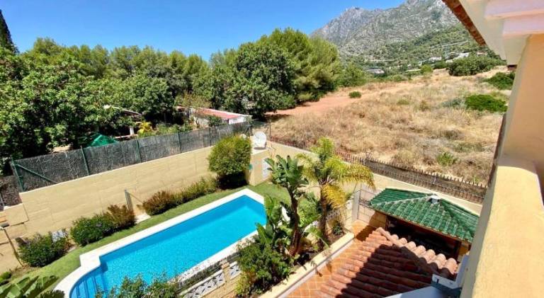 Villa with pool, terrace & barbecue — photo 3