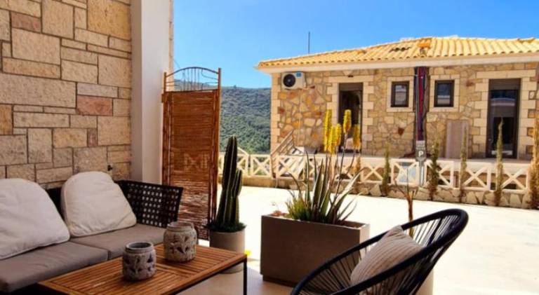 House with terrace & garden | Pets allowed — photo 2