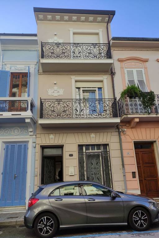 Apartment with terrace — photo 2