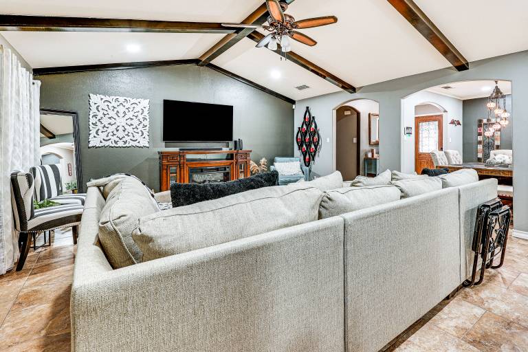 3 Mi to Downtown McAllen: Quiet Home w/ Pool — photo 4
