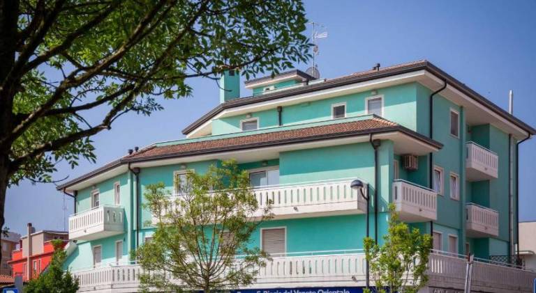 Holiday apartment with 3 rooms for 6 persons in Caorle