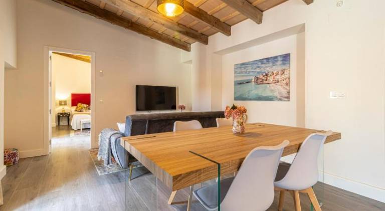 Apartment with yard & terrace | Near Alcázar of Jerez de la Frontera | Good for workation | Pets allowed — photo 2