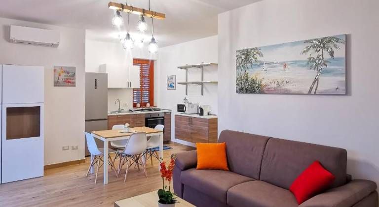 House with 2 rooms for 6 persons in Palermo