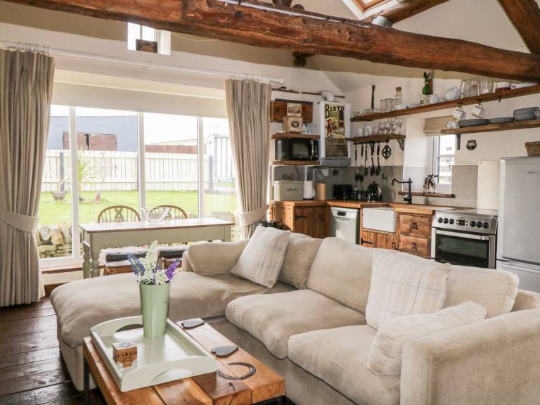 Children-friendly cottage with yard & grill | Pets allowed — photo 5