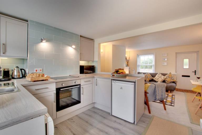 Fully equipped cottage with garden & barbeque | Pets allowed — photo 2