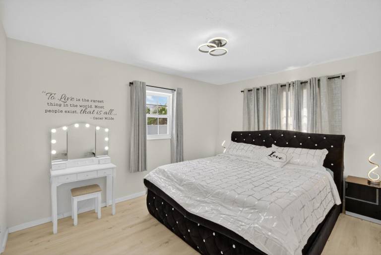 3 BD w Heated Pool & Office/Gym 8 Min to Beach Family and Pet Friendly — photo 3