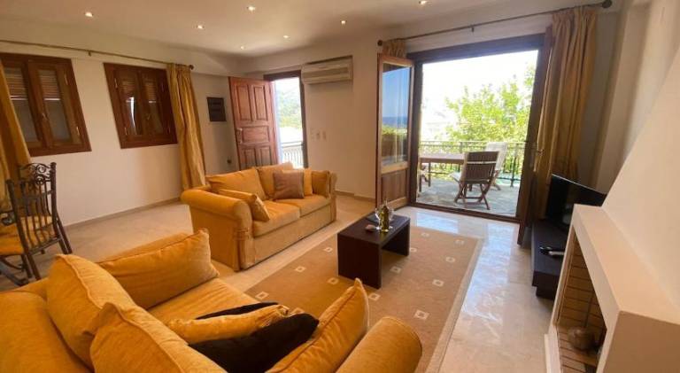 Villa | Beach nearby | Pets allowed in Samos