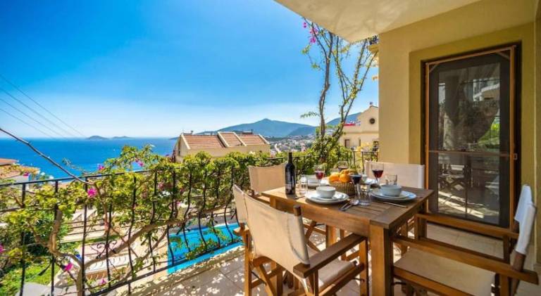 Rental apartment with yard, private pool & barbecue in Antalya