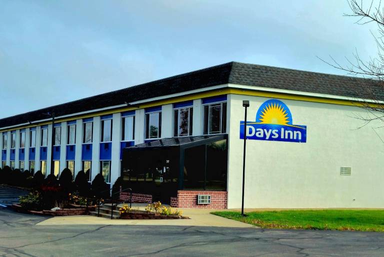 Days Inn by Wyndham Holland — photo 5