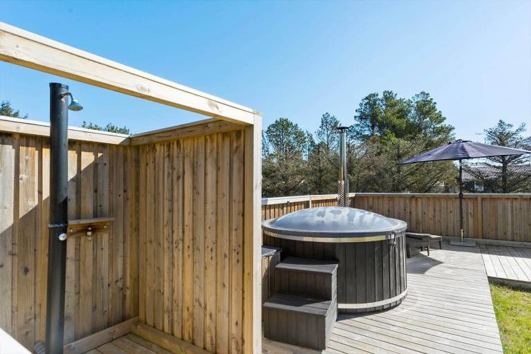 Fully equipped vacation home with barbecue & patio | Pets are welcome — photo 2