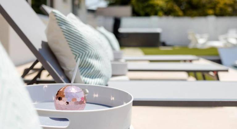 House with pool & jacuzzi | Good for workation | Pets allowed — photo 5