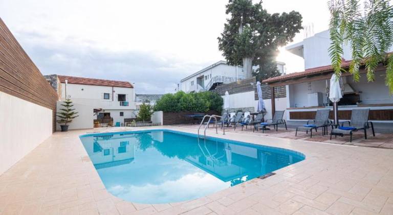 Lovely villa with private pool, garden & patio | Dogs allowed in Heraklion