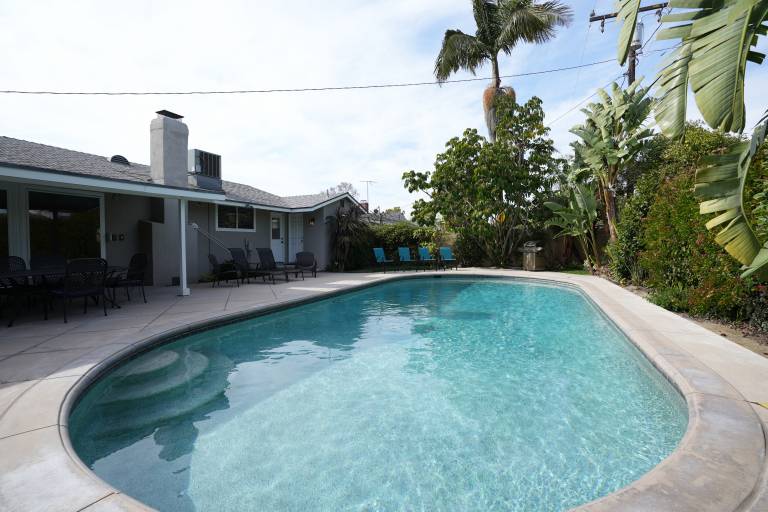 Stylish Pool Home 3 Ensuites 1 3 Mi to Disney