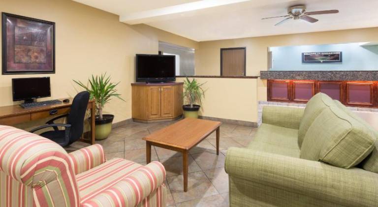 Super 8 By Wyndham Morgantown — photo 2
