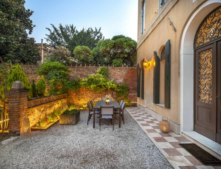 Fully equipped rental apartment with garden | Next to Santa Maria della Salute | Pet-friendly — photo 5