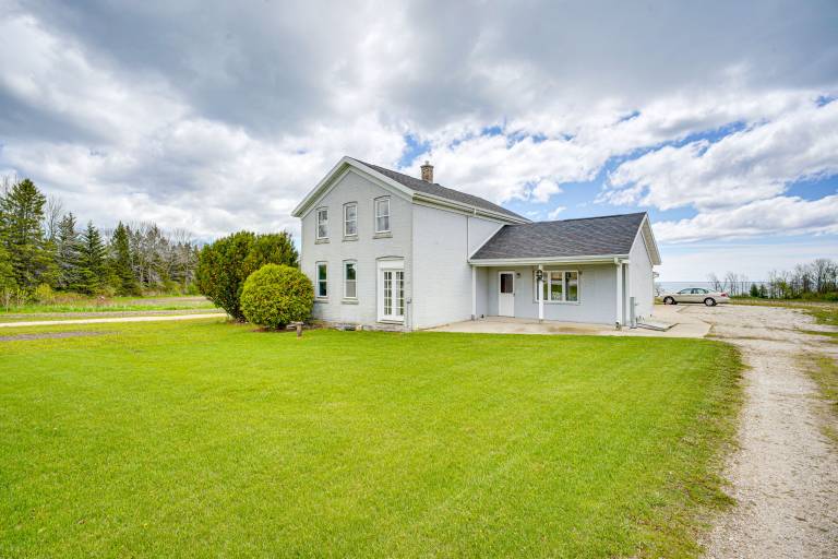 Pet Friendly Home on 15 acres - Lake Michigan in Manitowoc, WI
