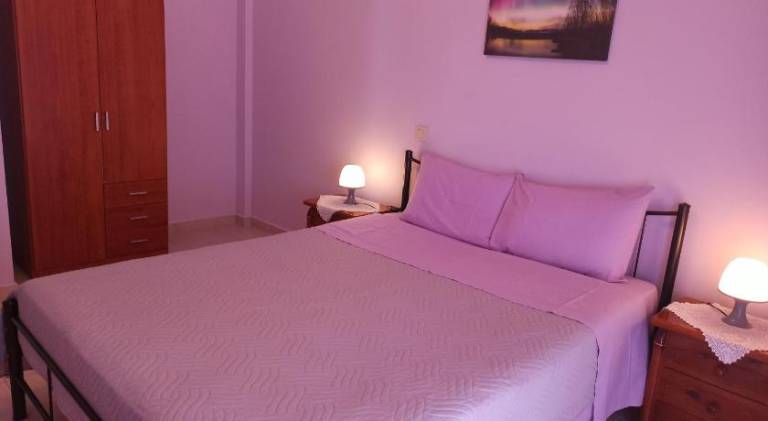 Apartment with barbecue, terrace & garden in Nafplio