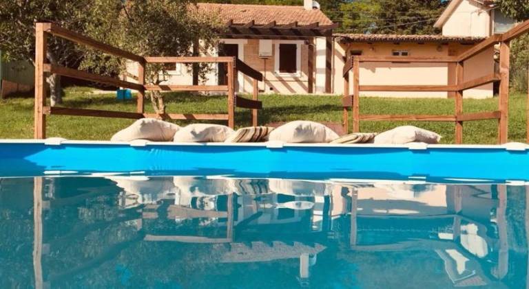 Vacation home with pool — photo 3