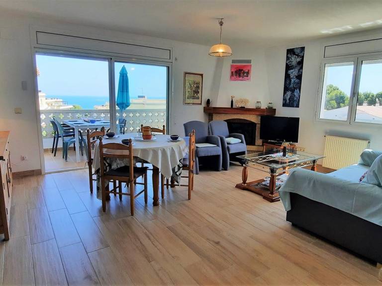Apartment in Llançà with private pool, WiFi, parking and pets allowed — photo 5