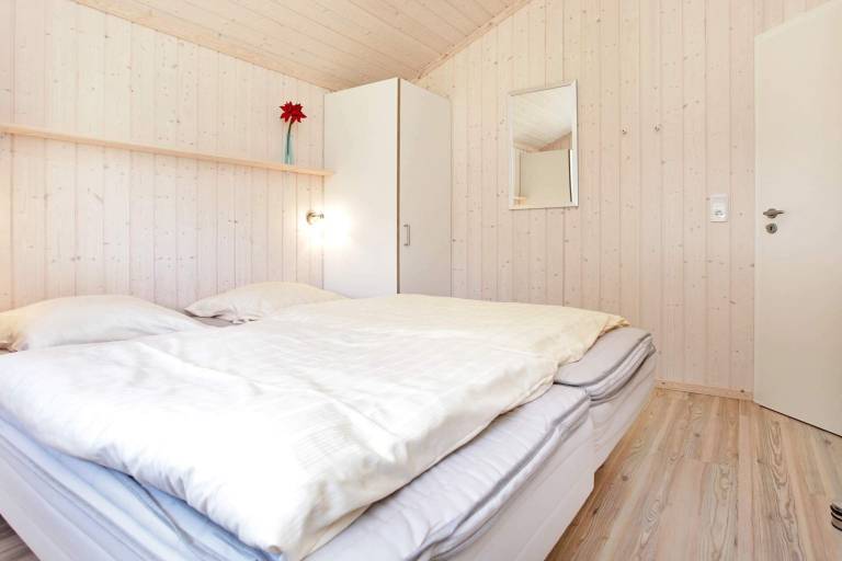 Fully equipped vacation home with sauna & patio | Pet-friendly — photo 5