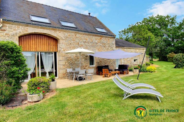 Gite with garden, grill & patio — photo 2