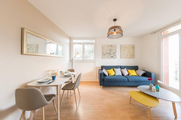 Apart "LES ELFES" T2 - 3 - 200 m from the beach in La Valette-du-Var