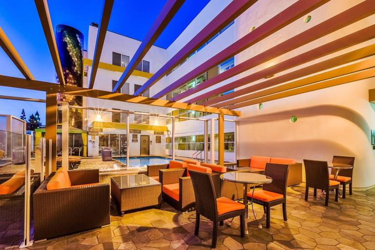 Hotel Indigo Anaheim By IHG — photo 4