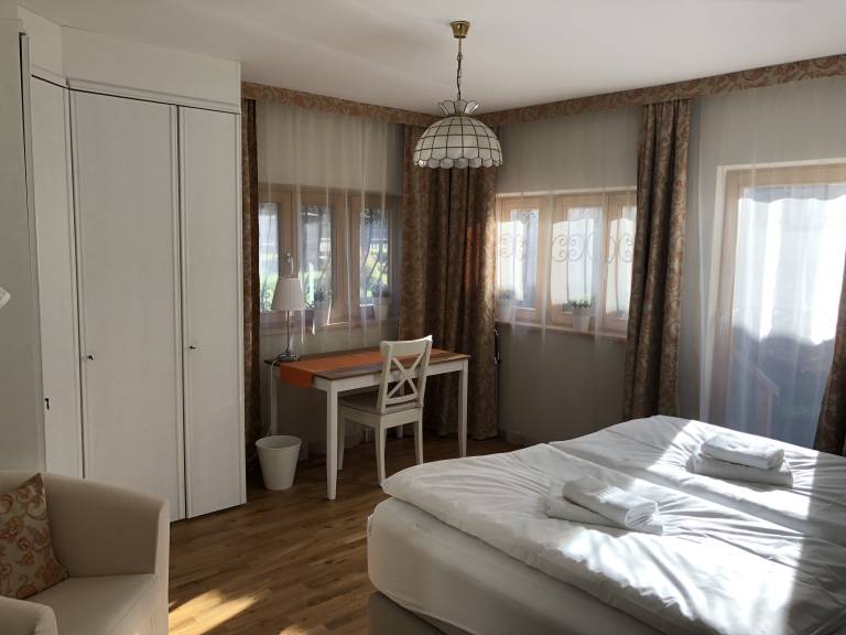 Fully equipped rental apartment with patio & garden | Pet-friendly — photo 2