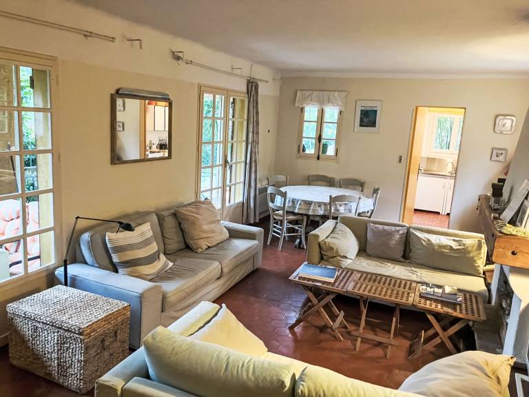 Fully equipped house with patio, barbeque & private pool | Pet-friendly — photo 3