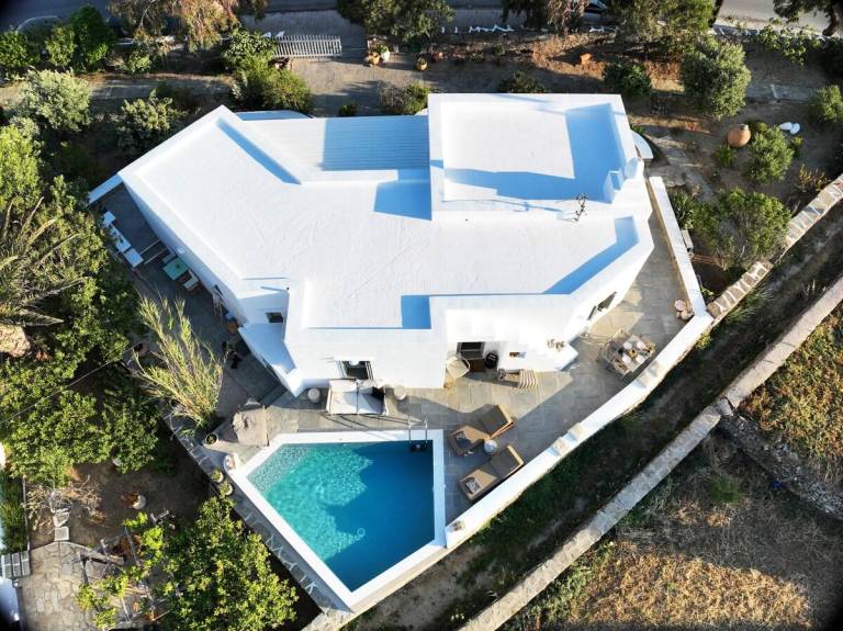 House Apollonia